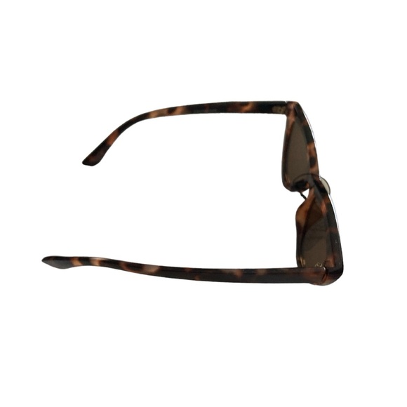 Time And Tru Fashion Sunglasses - Picture 5 of 6